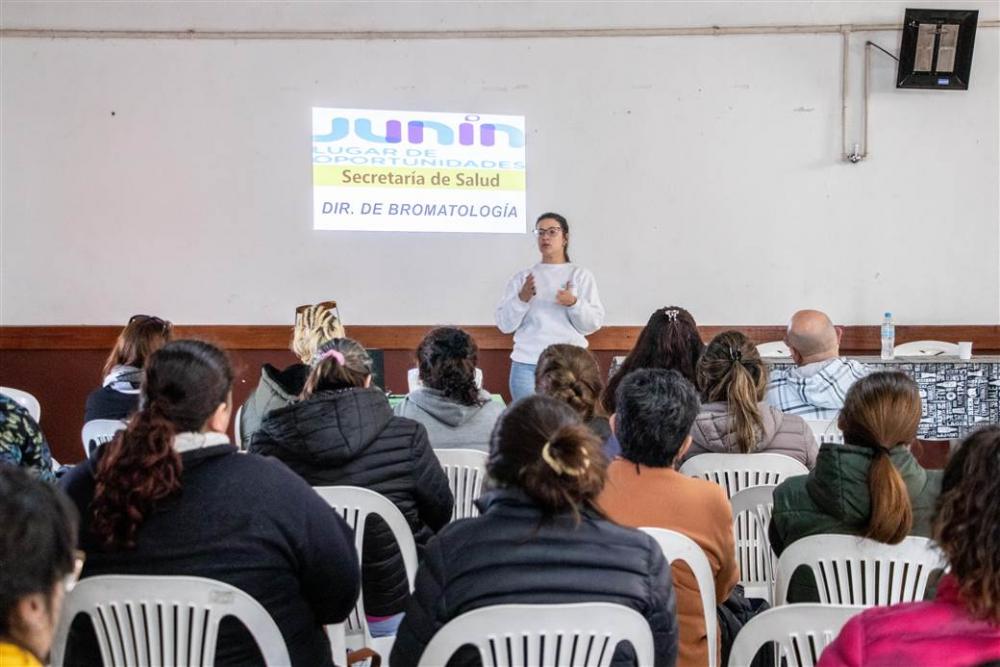 Nueva jornada de capacitación en manipulación segura de alimentos en Junín