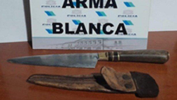 Aprehenden a un sujeto que llevaba una cuchilla entre sus prendas