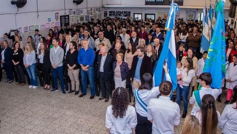 Se oficializó con el nombre de Dora Dana a la Escuela Secundaria 15