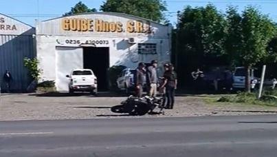 Un motocilista resultó gravemente herido al chocar en la Ruta 188 y calle Sarmiento