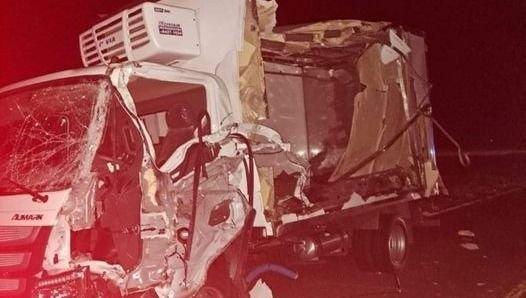Ruta 65: Choque entre dos camiones dejó el saldo de uno de los choferes con politraumatismos