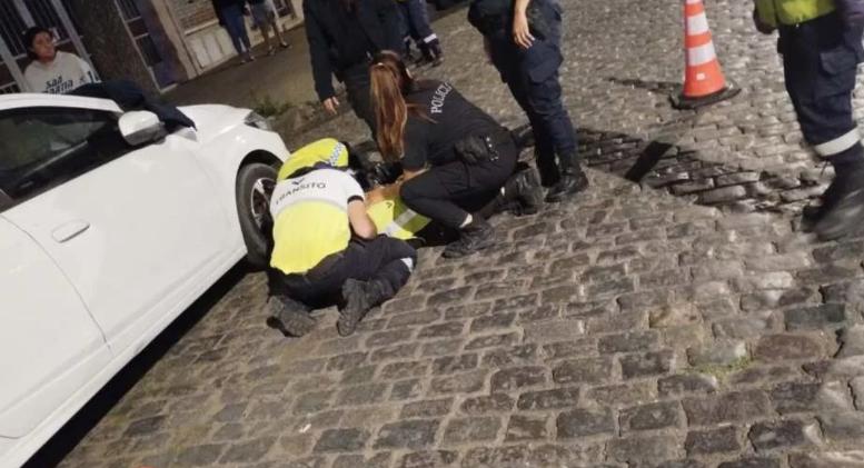 Un inspector municipal fue atropellado por una moto y debió ser trasladado en grave estado