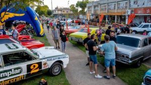 Vecinos de Junín y la Región participaron de un encuentro de autos clásicos