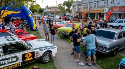 Vecinos de Junín y la Región participaron de un encuentro de autos clásicos